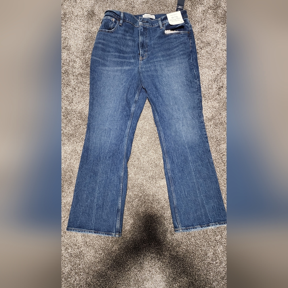 Abercrombie 70's highrise NWT 32